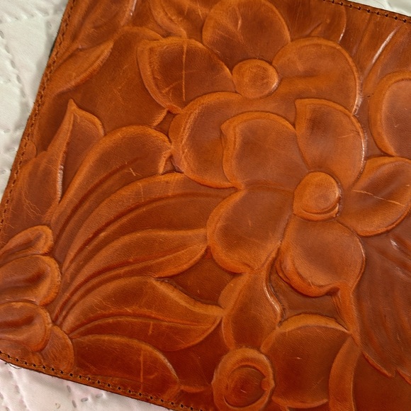 Patricia Nash Cassini Brown Leather Wristlet - Picture 2 of 11